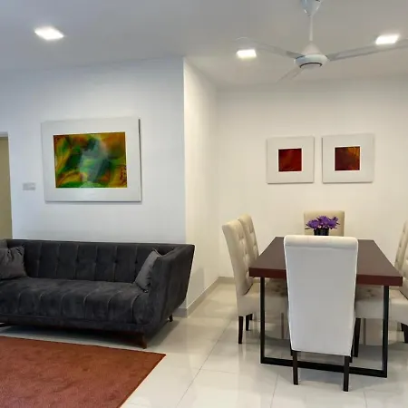 Fairway 2 Bedroom Luxury Apartment With Gym And Pool Battaramulla Exterior photo