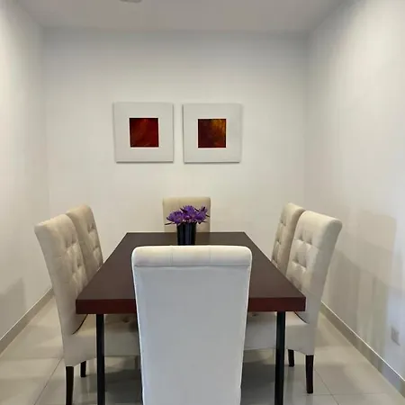 Fairway 2 Bedroom Luxury Apartment With Gym And Pool Battaramulla Exterior photo